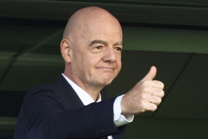 Infantino buscará reelegirse como presidente de FIFA pese al rechazo internacional