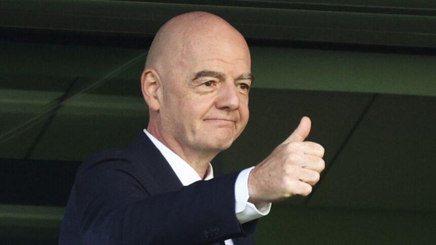 Infantino buscará reelegirse como presidente de FIFA pese al rechazo internacional