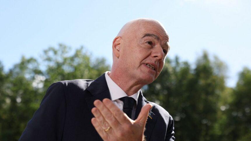 Infantino dispuesto a revisión independiente de FIFA tras críticas al proyecto fallido