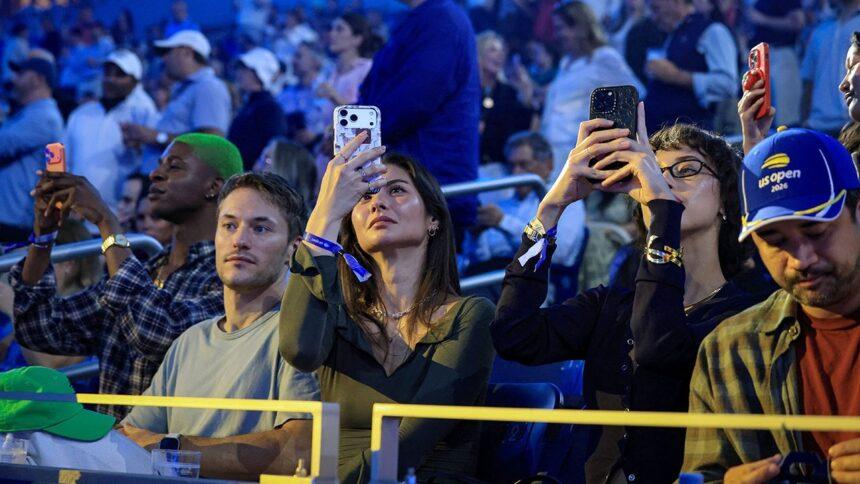 Influencers invaden el Abierto de Estados Unidos y rompen protocolos por contenido