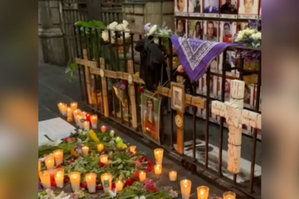 Instalan memorial para Claudia Tacoronte frente al Palacio de Gobierno de Morelos