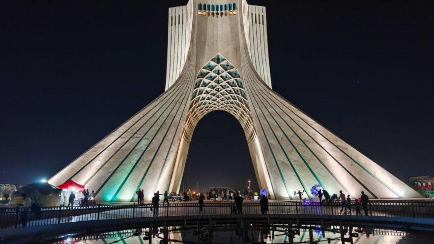 Irán iluminará monumento en Teherán con colores de bandera mexicana