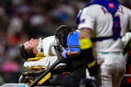Jared Young hospitalizado tras recibir un rodillazo en la cabeza