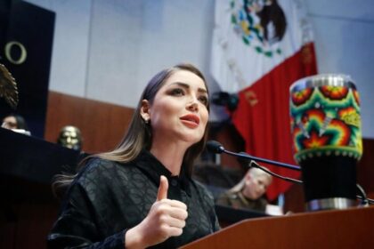 Jasmin Bugarín suma respaldo en Palacio rumbo a Nayarit