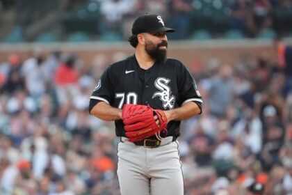 José Urquidy deja a Chicago White Sox y llega a Philadelphia Phillies