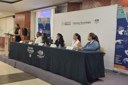 Jóvenes guanajuatenses se acercan a la ciencia en congreso del CIO