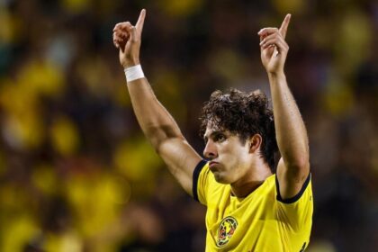 jugador del america se desmorona tras fallar el penalti que Jugador del América se desmorona tras fallar el penalti que los eliminó