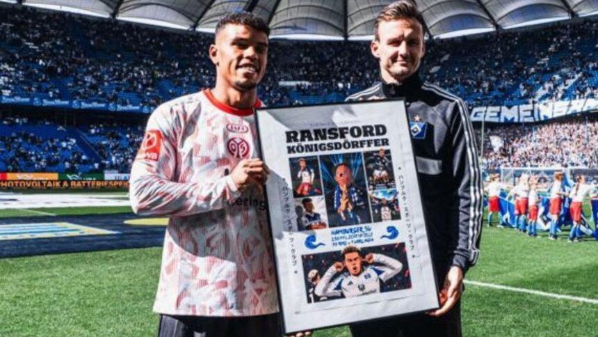 Jugador recibe reconocimiento de su exequipo, les marca y celebra el gol