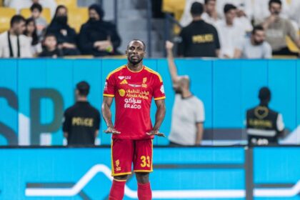 Julián Quiñones marca su segundo gol de la temporada en triunfo del Al Qadsiah