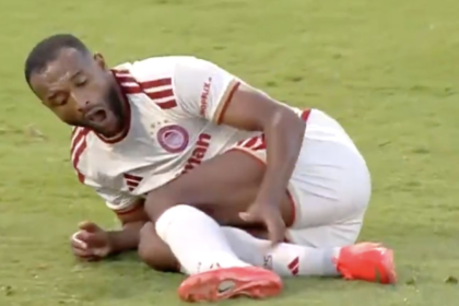 La 'Hormiga' González releva a su compañero tras escalofriante lesión del Olympiacos