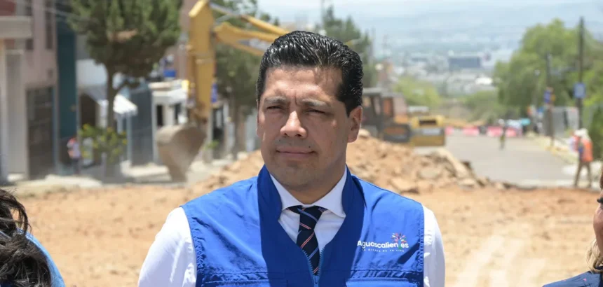Leo Montañez rehabilita 100 calles en Aguascalientes
