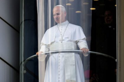 León XIV se reúne con siete víctimas de abuso sexual en Francia
