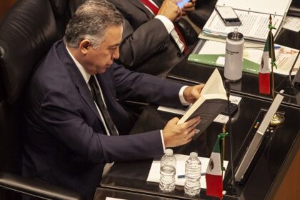 Lilly Téllez advierte a Enrique Inzunza que lo verá esposado algún día