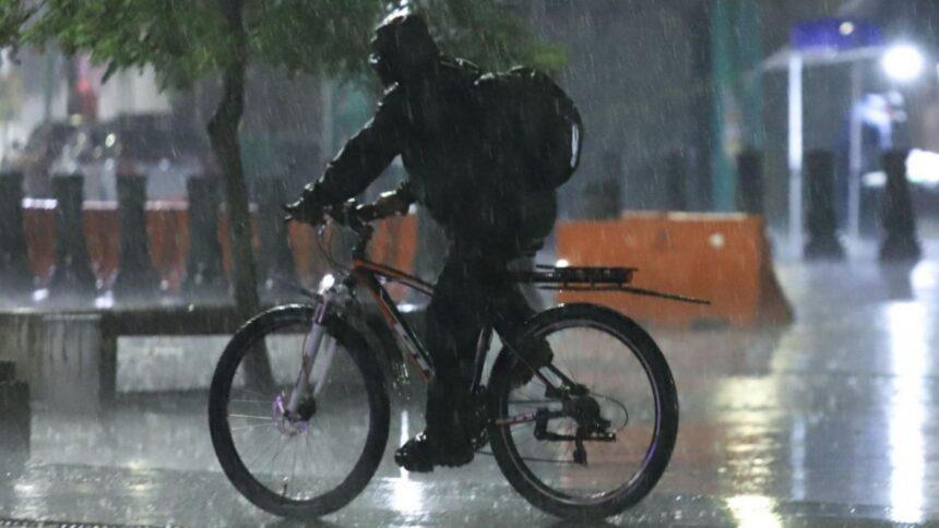 Lluvias y granizo afectan CDMX y Edomex; Tláhuac y Ecatepec, afectados