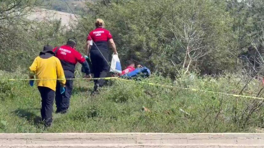 Localizan fosa en Guanajuato con al menos cuatro cuerpos y restos femeninos