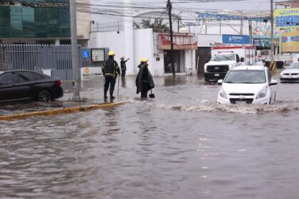 Marie, huracán categoría 1, provoca inundaciones y suspensión de clases en BCS