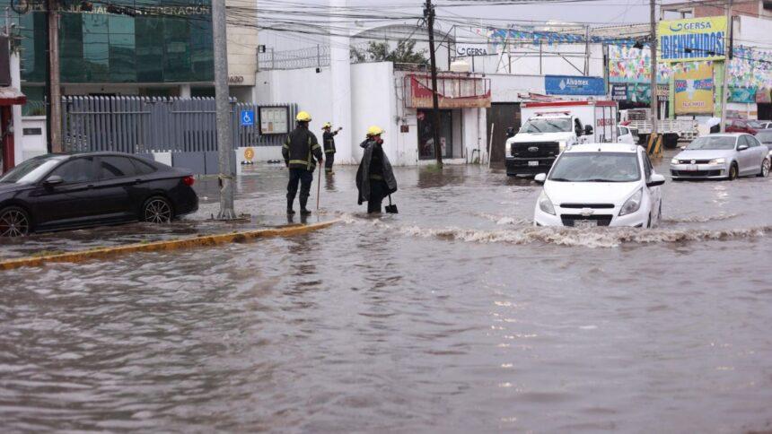 Marie, huracán categoría 1, provoca inundaciones y suspensión de clases en BCS