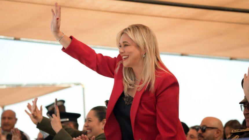 Maru Campos encabeza desfile militar con mil 500 elementos en Chihuahua