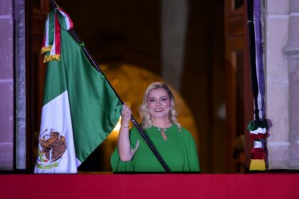 Maru Campos proclama vida, verdad y libertad durante Grito en Chihuahua