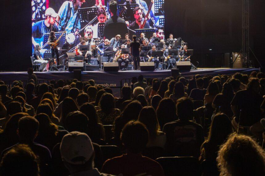 Más de 10 mil personas marcan inicio del 20 aniversario del Forum