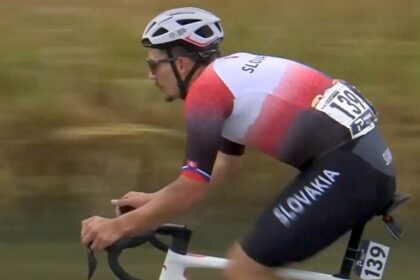 Masajista de Eslovaquia entra al quite en el Mundial ciclista por lesiones