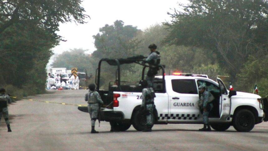 Matan a mujer tras persecución y balacera en distribuidor vial de Culiacán