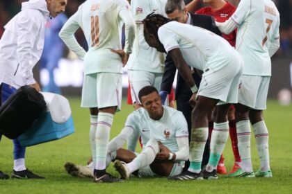 Mbappé anota gol del triunfo y sale lesionado en debut de Zidane