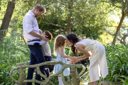 Meghan y Harry advierten a padres de compañeros de Archie y Lilibet