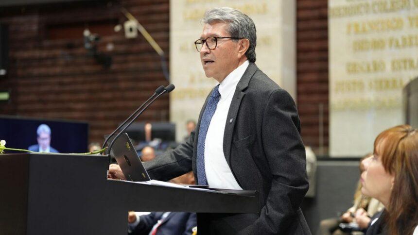 Monreal propone iniciativa contra cabildeo opaco y asegura que siempre están aquí