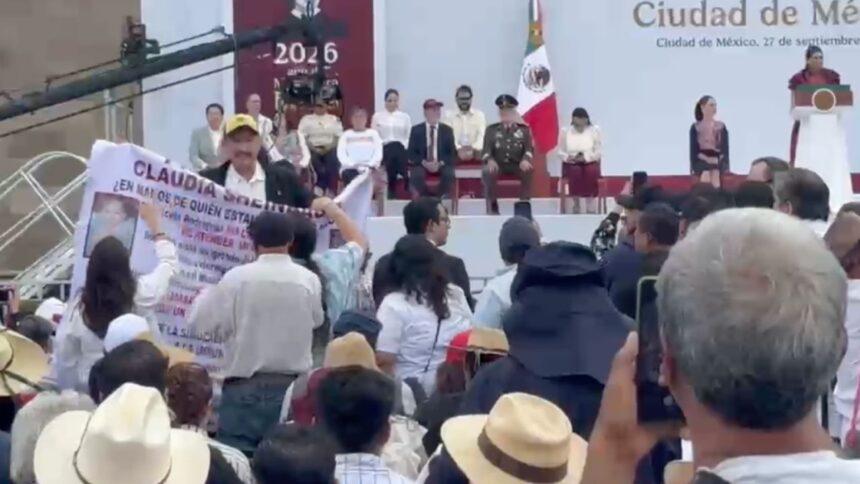 Morenistas retiran manifestante del mitin de Sheinbaum por negligencia médica en Sonora