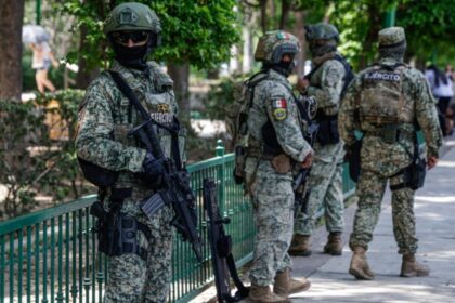 Movilización de fuerzas federales en Sinaloa; SSP confirma violencia y quema vehicular
