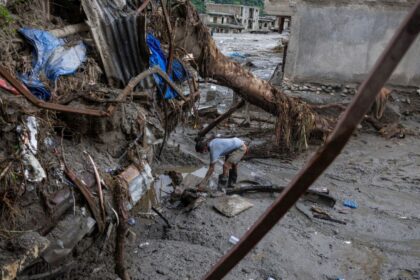 Nepal: muertos por riadas rozan los 1.300; desaparecidos rondan los 5.000