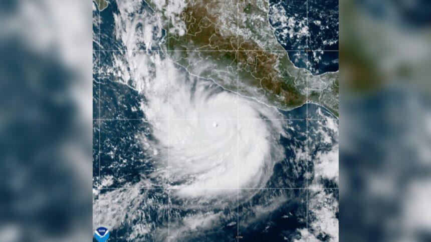 NHC advierte que el huracán Polo podría alcanzar casi 300 km/h