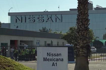 Nissan reduce 26% su producción en Aguascalientes en agosto