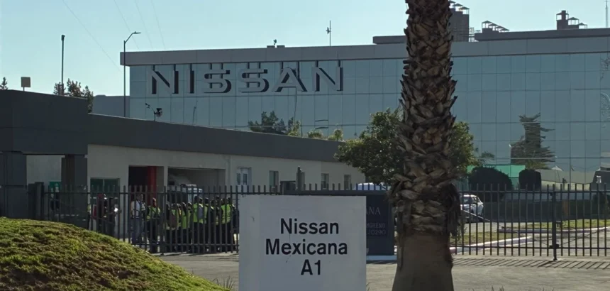 Nissan reduce 26% su producción en Aguascalientes en agosto