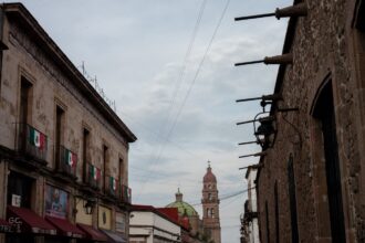 Onda tropical 39 mantendrá lluvias este lunes en Michoacán