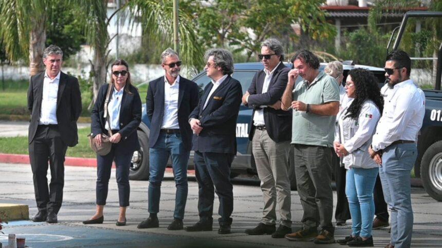 Padre visita lugar donde asesinaron a Claudia Tacoronte en Cuautla