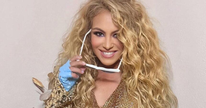 Paulina Rubio se roba las miradas durante una boda