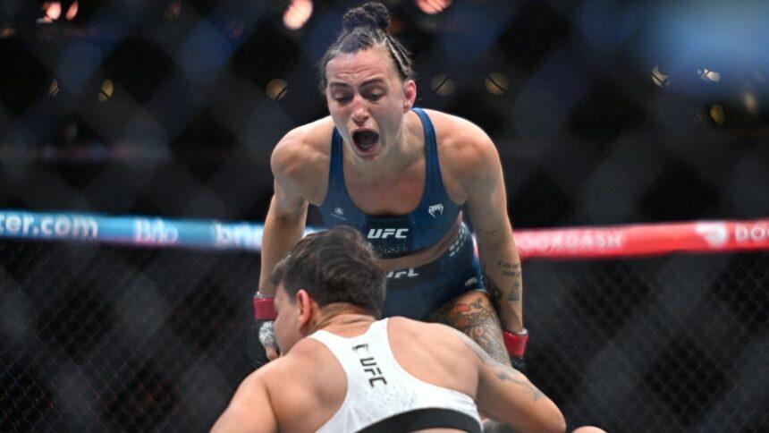 Peleadora de UFC somete a su rival tras levantarla con las piernas