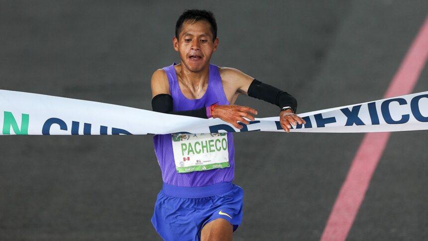 Peruano ganó Maratón Ciudad de México con Casio clásico de 500 pesos