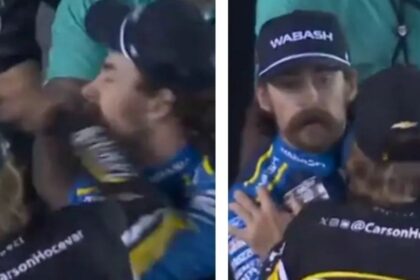 Pilotos de NASCAR chocan en la pista y terminan a golpes