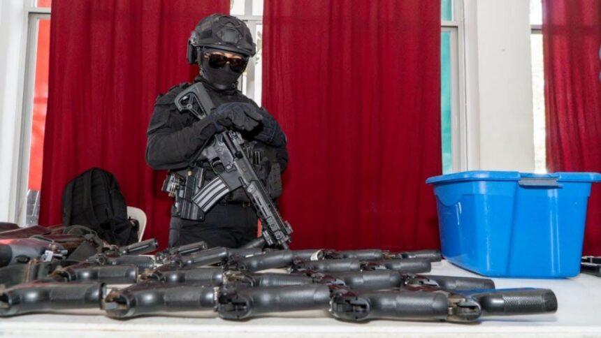 Policía de Juchitán es desarmada tras detención de alcalde y excomisionado