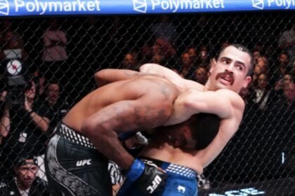 Policía vence a exconvicto en UFC tras 57 segundos de combate