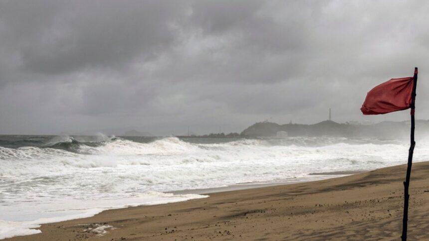 Polo se intensifica a huracán categoría 1 y provocará lluvias intensas