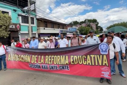 Protestas y disturbios reciben a Sheinbaum en Oaxaca por segundo informe
