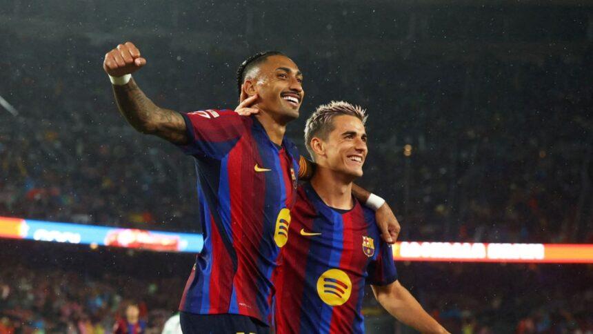 Raphinha y Cancelo encabezan el sexto triunfo del líder Barcelona con golazos