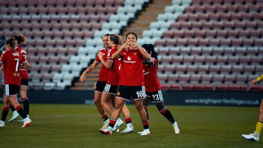 Rebeca Bernal debuta como titular con doblete en goleada 10-1 del United
