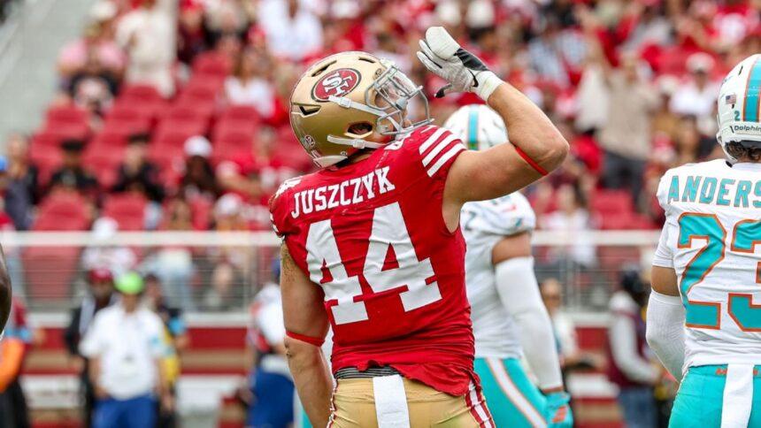 Receptor de 49ers recibe multa de 15 mil dólares por simular cerveza