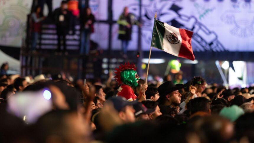 Rechiflas, accidentes y vivas a la Cuarta Transformación marcaron el Grito estatal