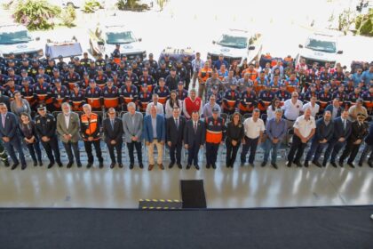 Recibe Protección Civil Estatal unidades de primera respuesta y uniformes